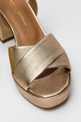 Gold Rengi Platformlu Topuklu Ayakkabı