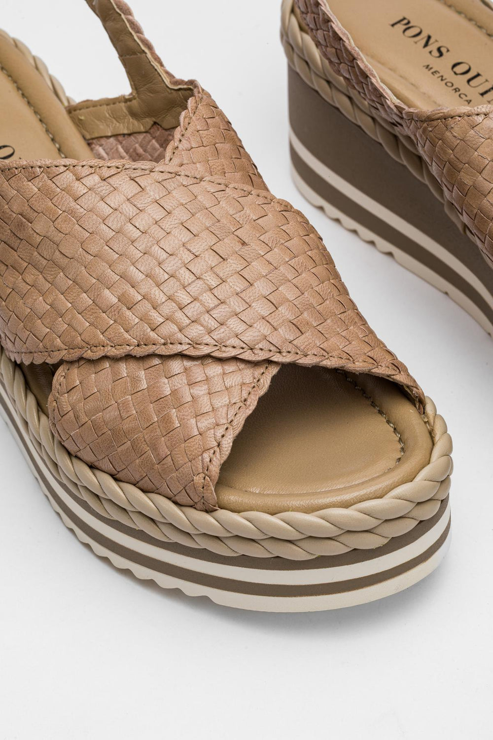 Bej Rengi Dolgu Topuk Sandalet