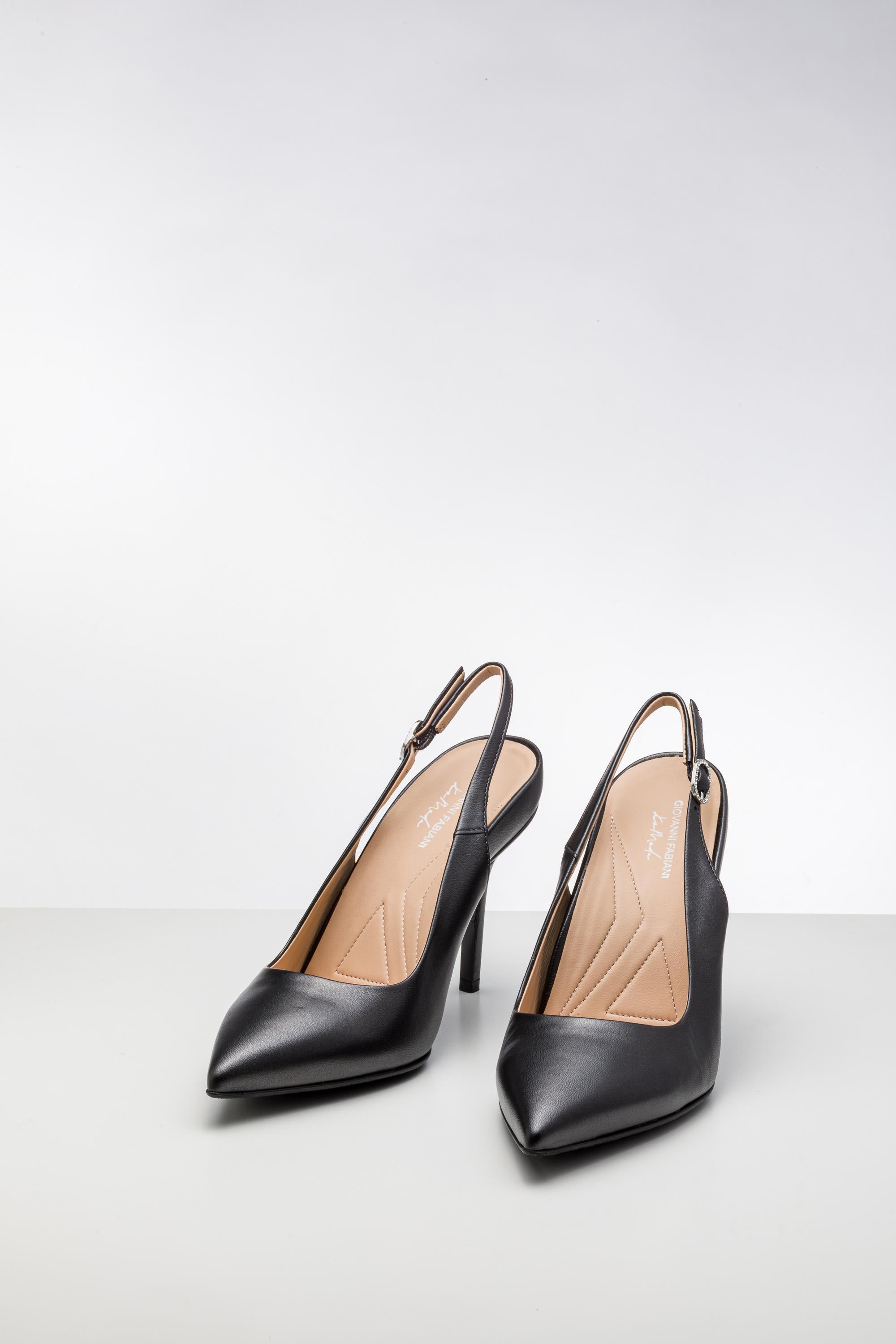 Siyah Renkli Platform Tabanlı Stiletto