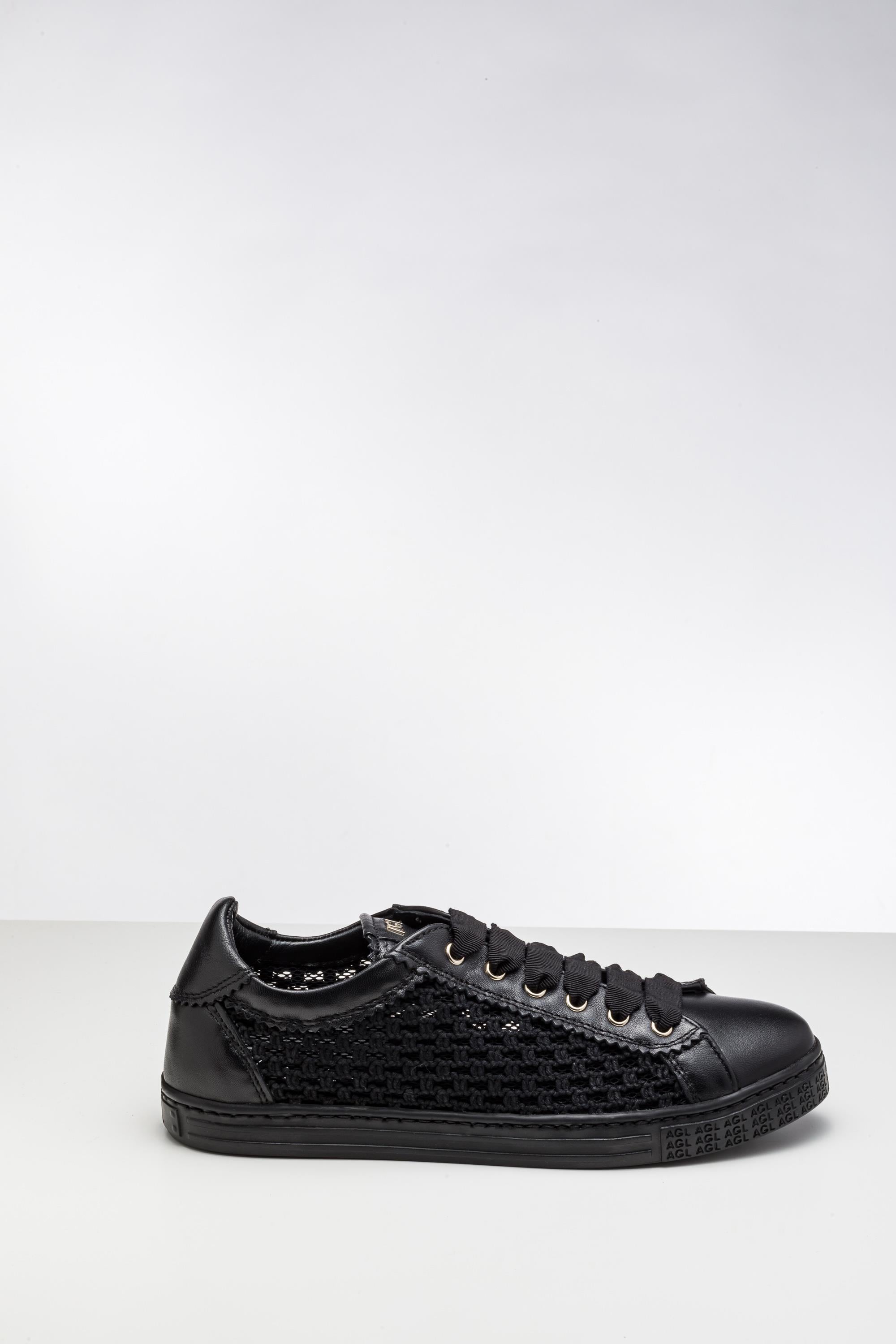 Siyah Renkli Deri Sneaker