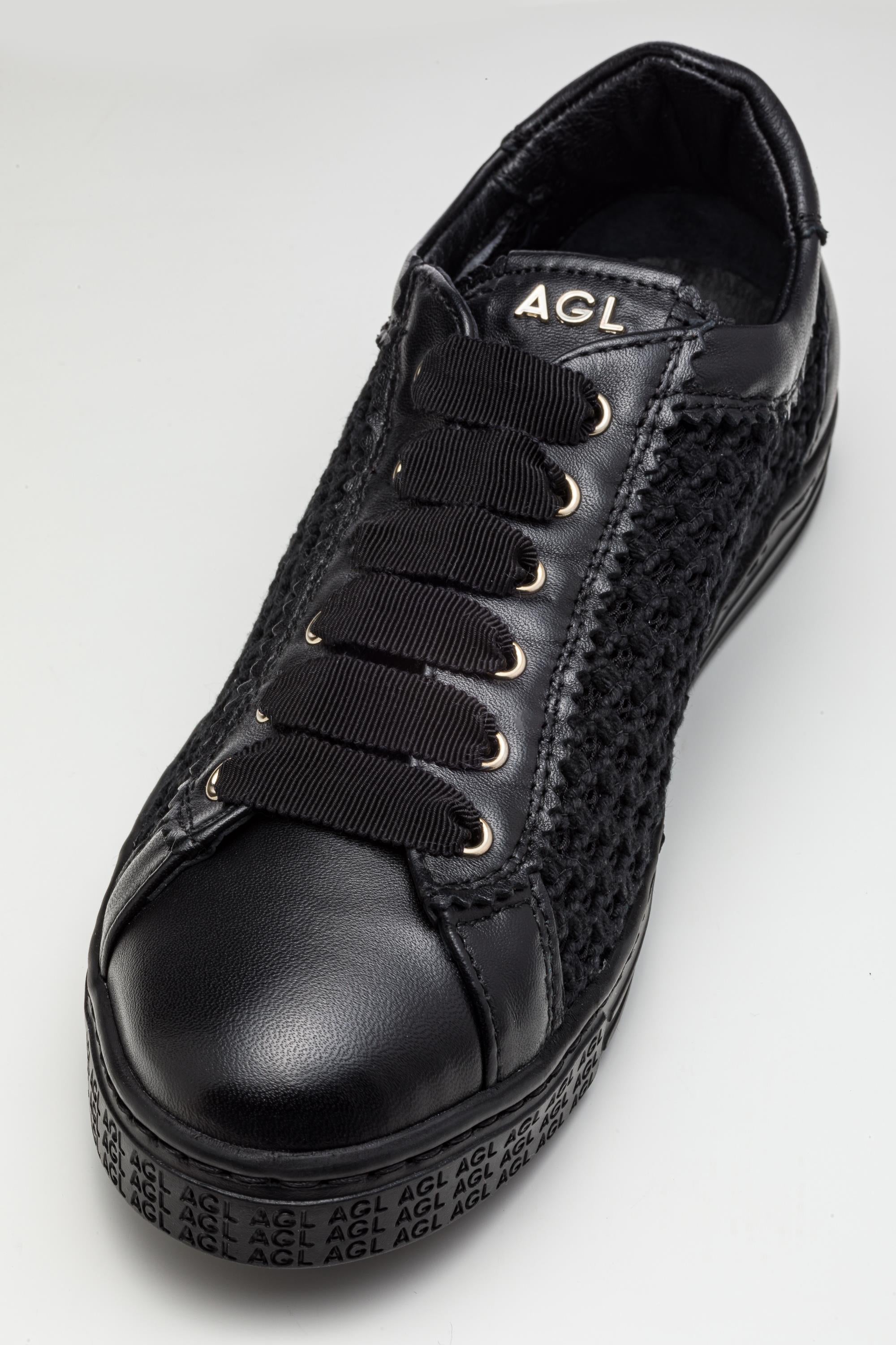 Siyah Renkli Deri Sneaker