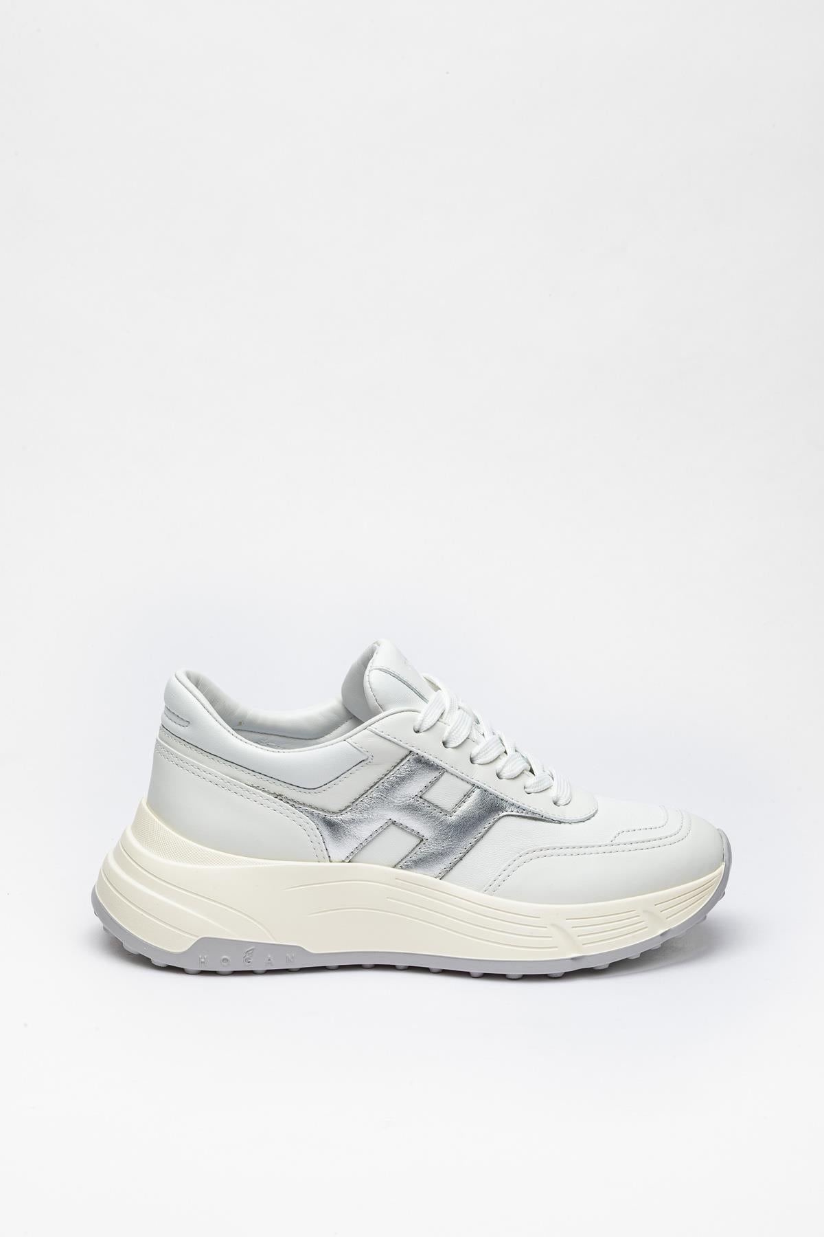 Beyaz Renkli Deri Sneaker